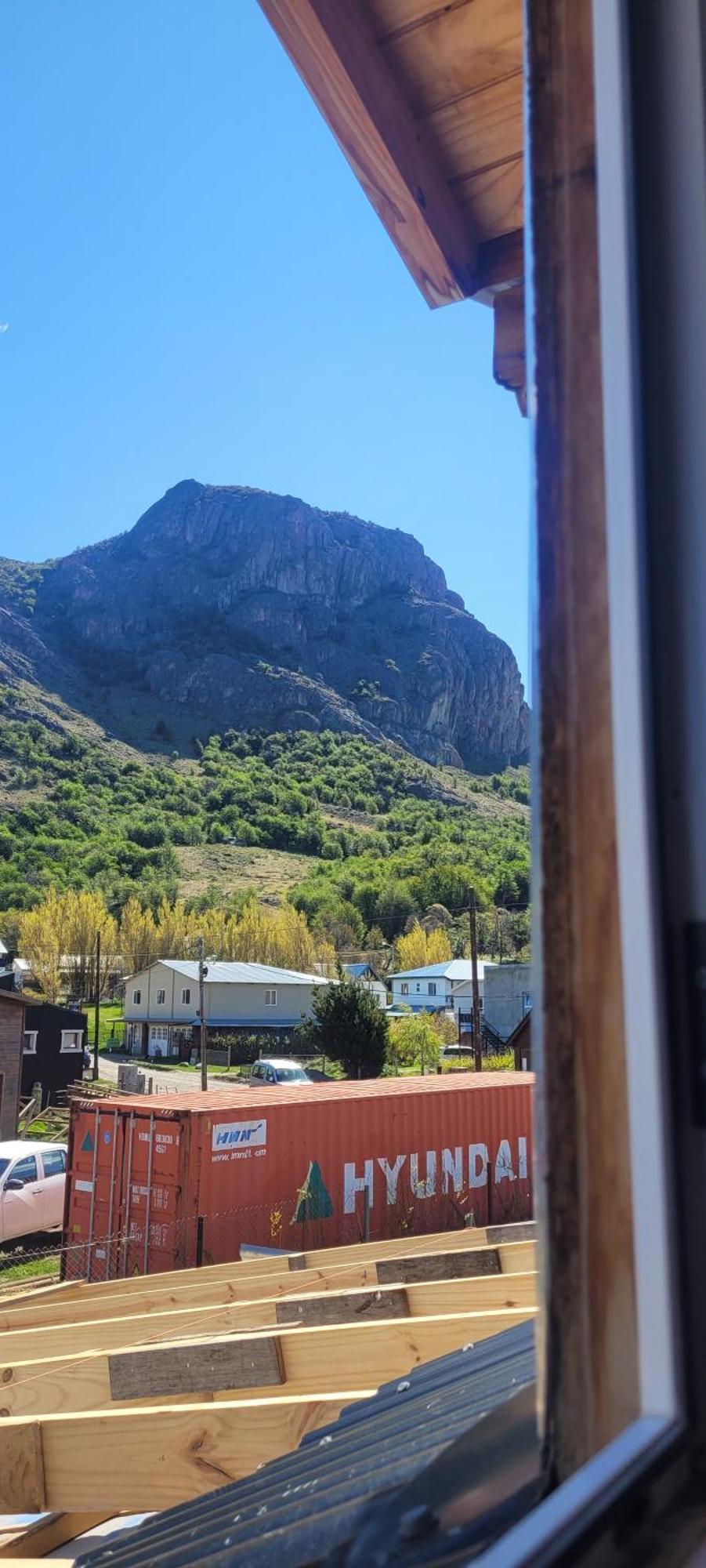 Hostel Las Cuatro Estaciones 厄尔查尔坦 外观 照片