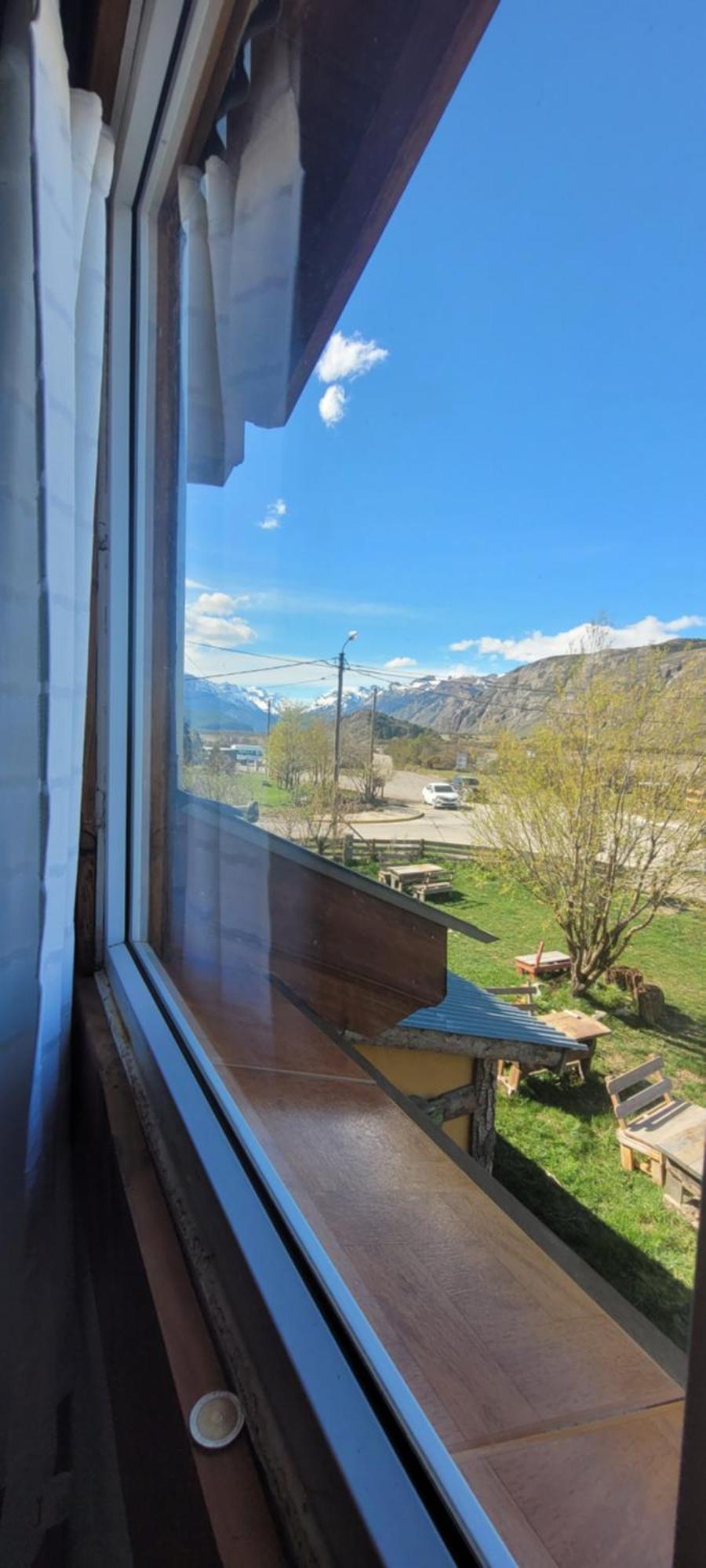 Hostel Las Cuatro Estaciones 厄尔查尔坦 外观 照片