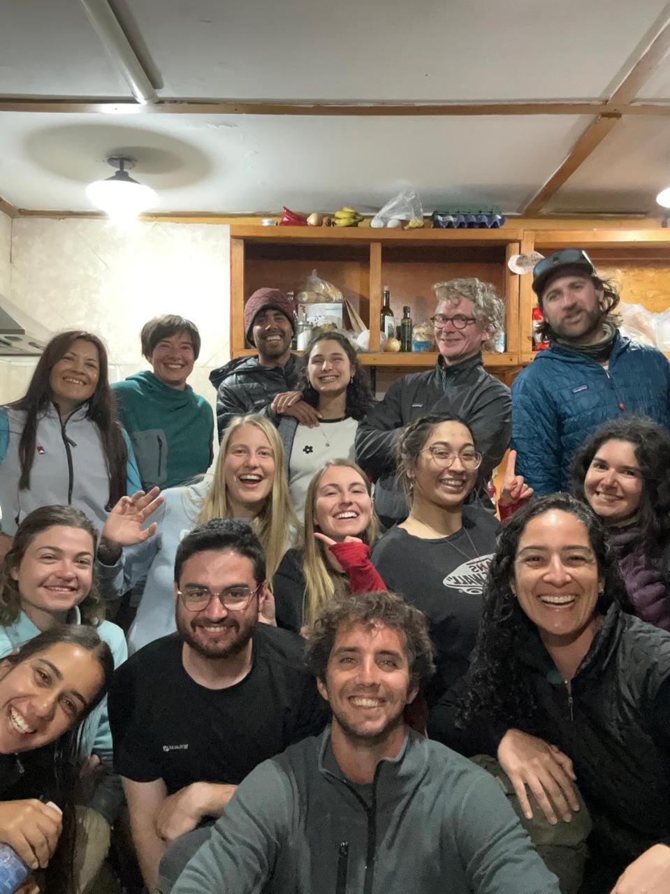 Hostel Las Cuatro Estaciones 厄尔查尔坦 外观 照片