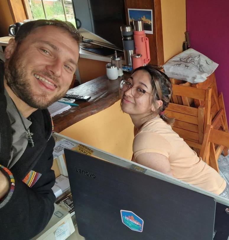 Hostel Las Cuatro Estaciones 厄尔查尔坦 外观 照片