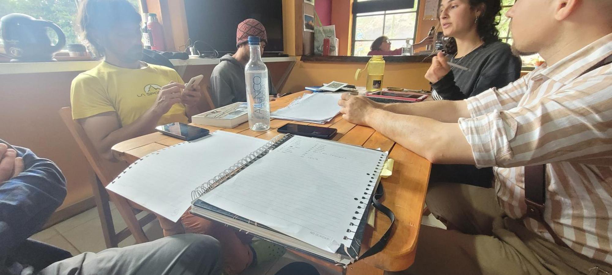 Hostel Las Cuatro Estaciones 厄尔查尔坦 外观 照片